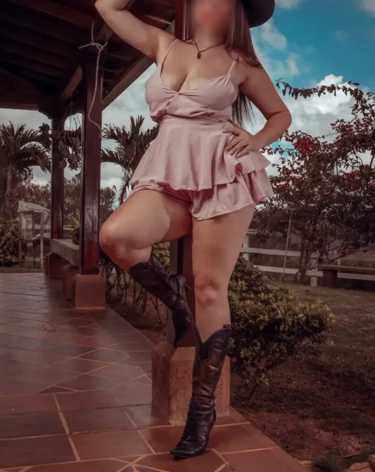 Annika, 21