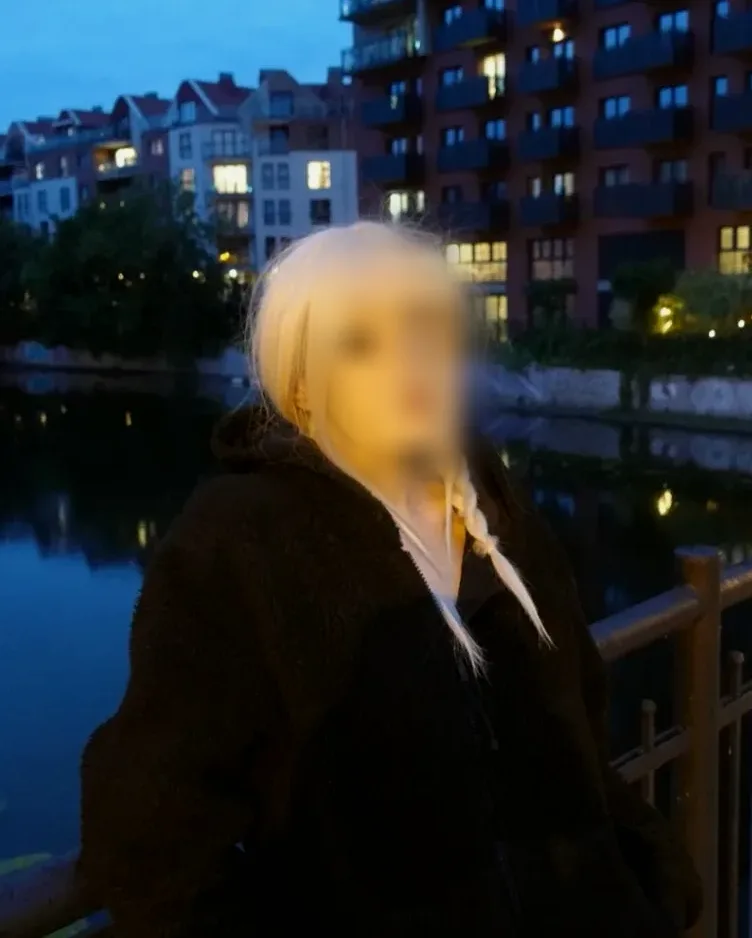 Elin, 22