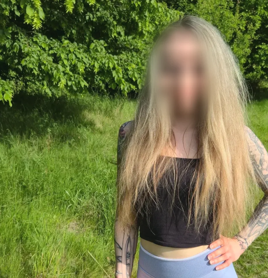 Elisabeth, 27