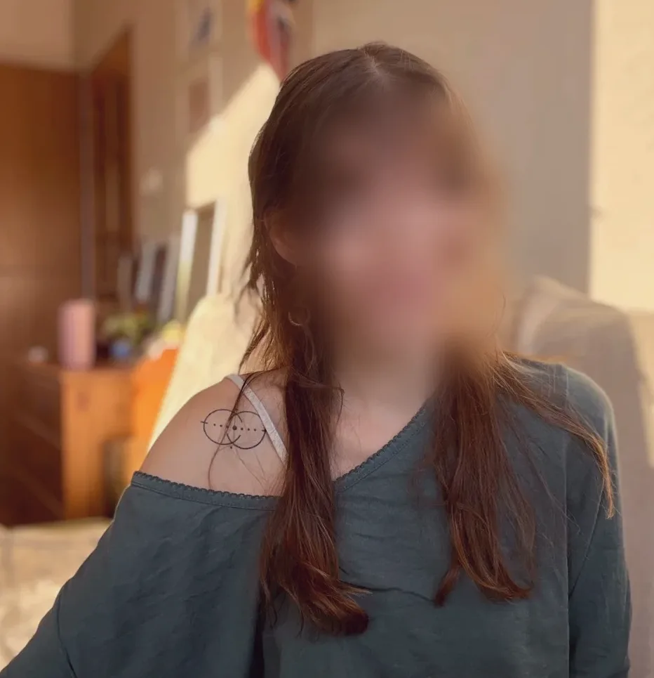 Olivia, 28