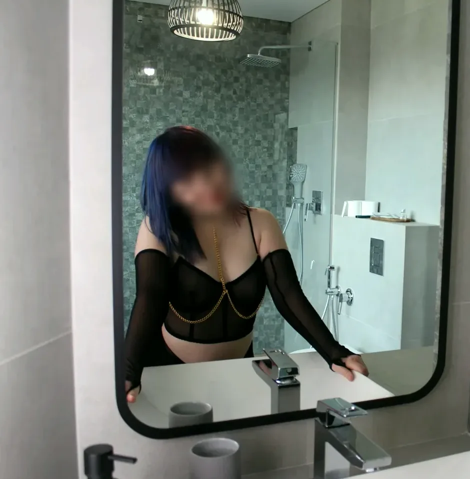 Rebecka, 24